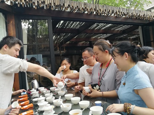 组织论坛,武夷福携茶专家解析中国茶产业的趋